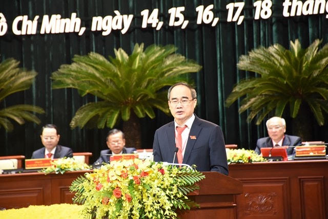 Ủy viên Bộ Chính trị, Bí thư Thành ủy TP HCM Nguyễn Thiện Nhân phát biểu chỉ đạo tại phiên trù bị.