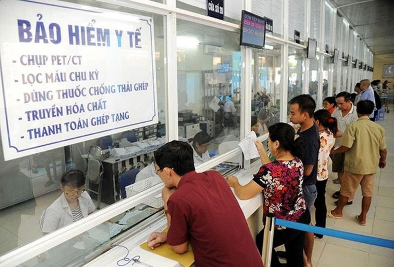 Để hạn chế những chi phí không cần thiết cần đẩy mạnh KCB ngoại trú.