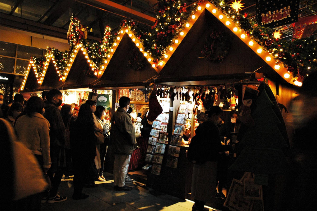 Chợ Roppongi Hills mang tinh thần Giáng sinh truyền thống của Đức. Ảnh: The Japan Times.  