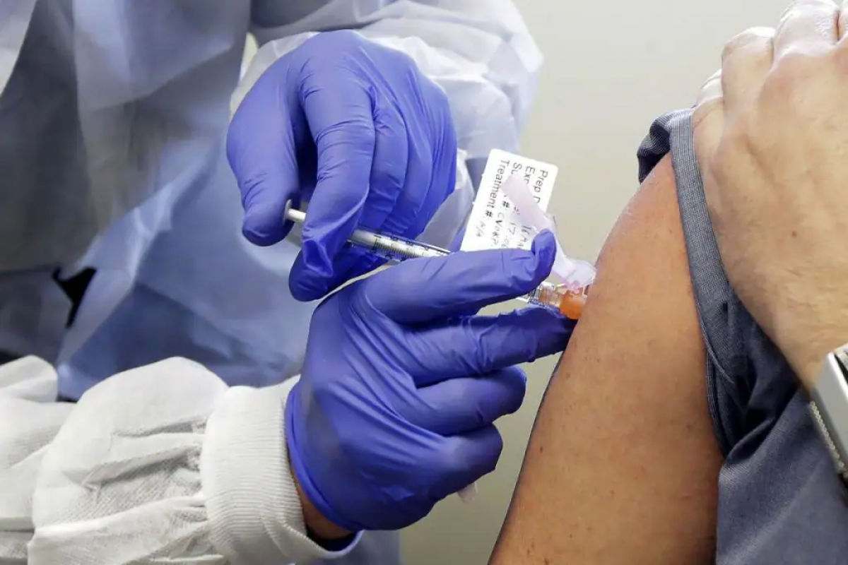 Uống thuốc giảm đau trước khi tiêm có thể làm giảm hiệu quả của vaccine Covid-19