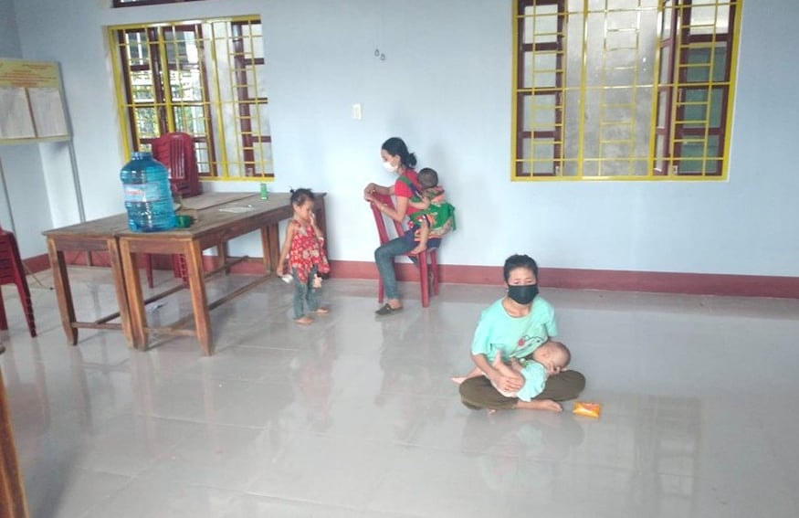 Trong khi đó, 5 mẹ con bị "rơi" tại Huế đã về quê an toàn và cách ly theo quy định.