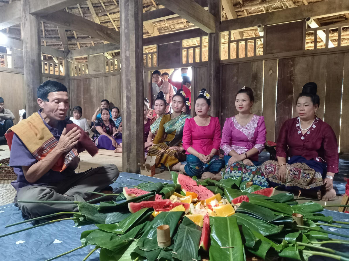 Nghi thức lễ cúng cơm mới.