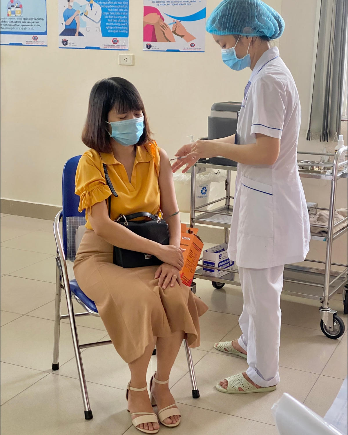 Quảng Ninh tập trung triển khai tiêm chủng vaccine mũi 2 cho 100% người dân có chỉ định tiêm trong quý IV/2021 và phấn đấu cơ bản hoàn thành trong tháng 10/2021.