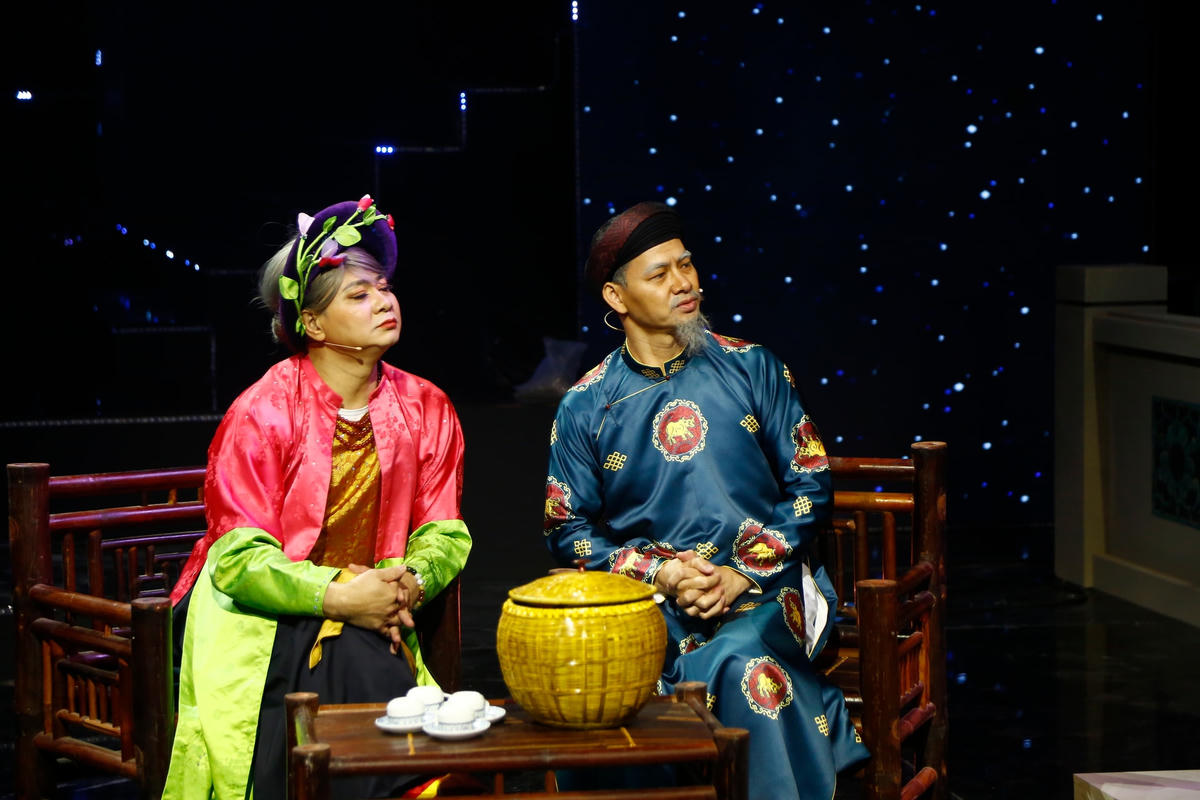 “Cụ ông” Xuân Bắc và “Cụ bà” Tự Long.