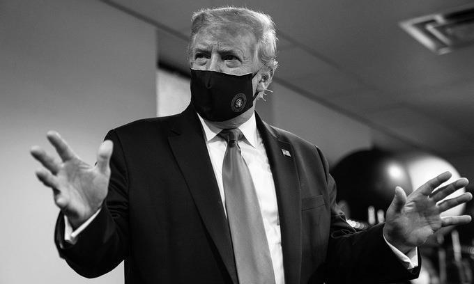 Ảnh Trump đeo khẩu trang được ông đăng hôm 20/7. Ảnh: Twitter/Donald J. Trump.