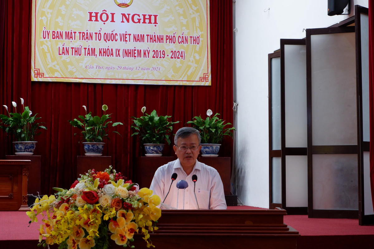 Chủ tịch Uỷ ban MTTQ Việt Nam TP Cần Thơ phát biểu tại hội nghị