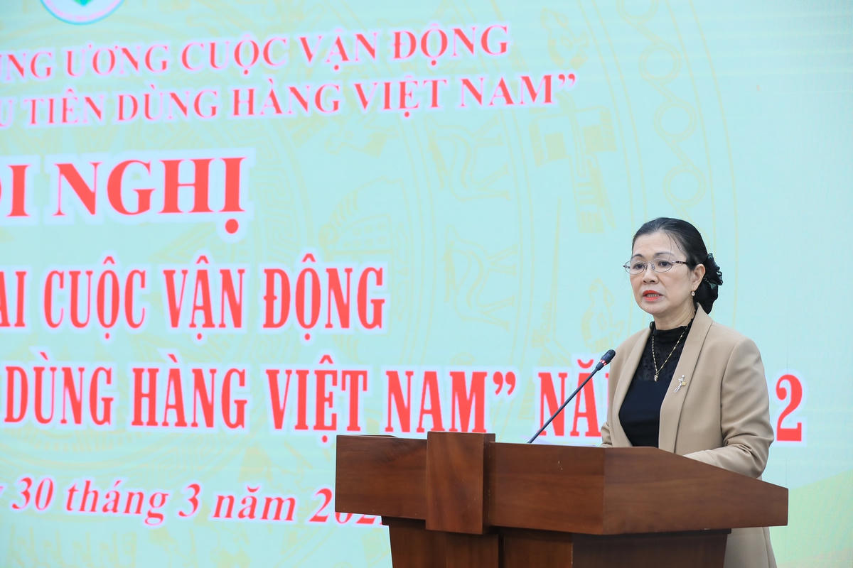 Phó Chủ tịch Trương Thị Ngọc Ánh báo cáo kết quả thực hiện Cuộc vận động.