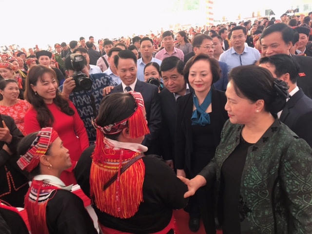 Chủ tịch Quốc hội Nguyễn Thị Kim Ngân dự Ngày hội Đại đoàn kết cùng xã Quang Minh, huyện Văn Yên, Yên Bái.