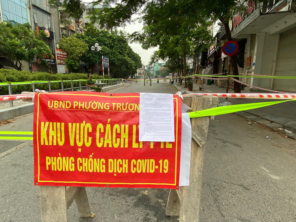 [ẢNH] Cận cảnh khu vực tạm thời cách ly y tế tại phố Trần Đại Nghĩa