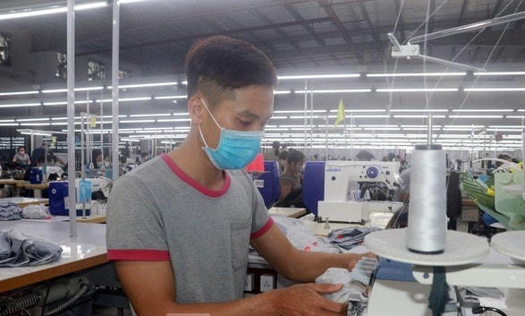 Trước khi làm công nhân may, anh Chính là bộ đội Hải quân.