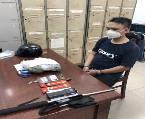 Một đối tượng bị bắt vì hành vi giả công an đăng tin kích động, sai sự thật về công tác phòng chống Covid-19 trên địa bàn TP Thủ Đức.