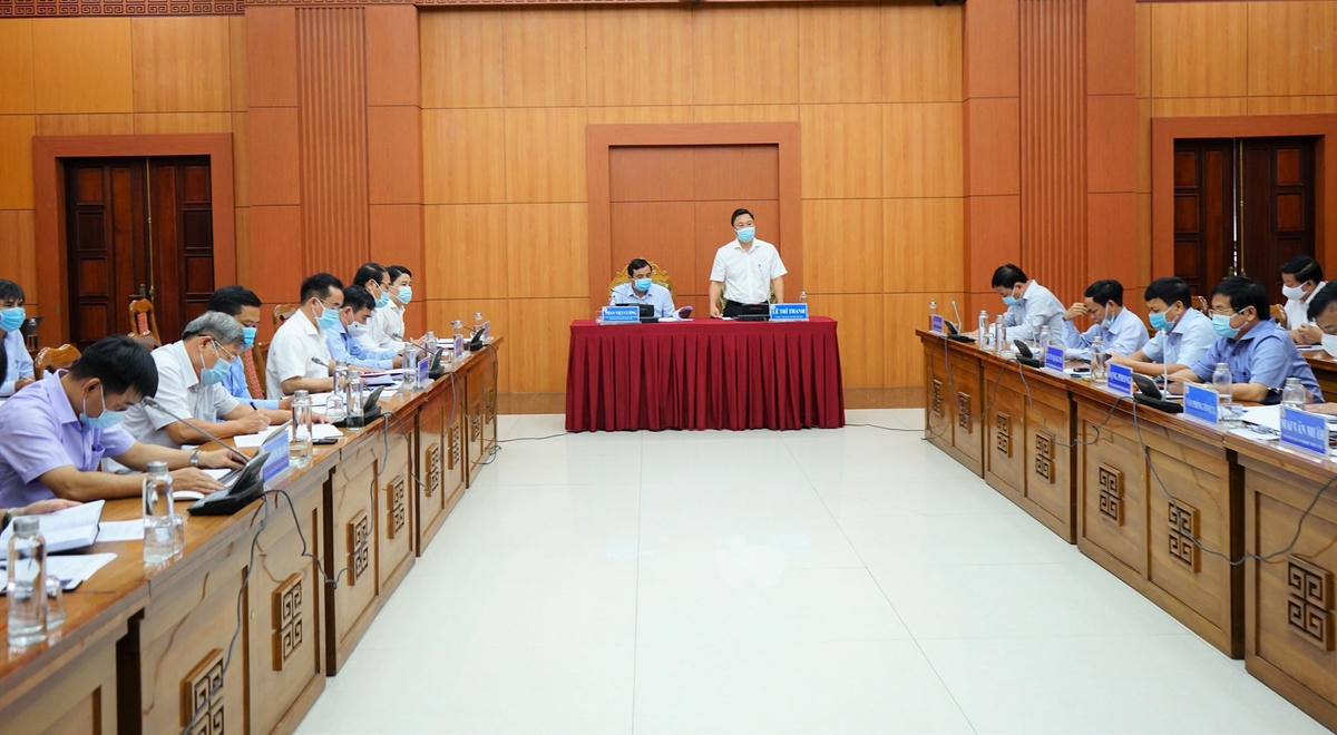 Quảng Nam họp bàn phương án chống dịch Covid-19.