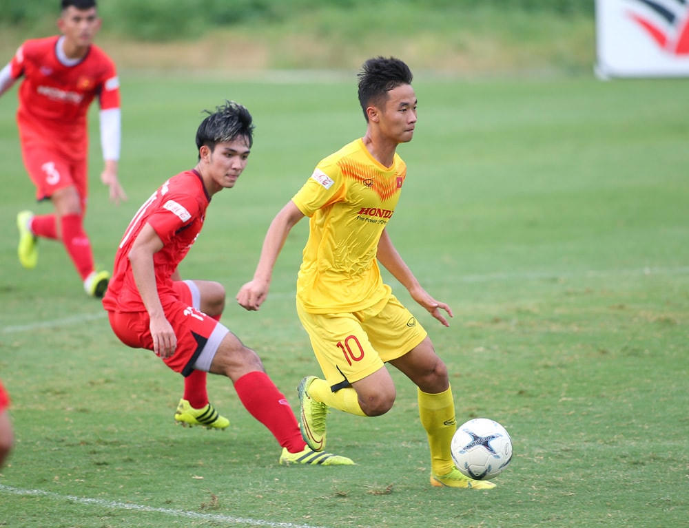 Các cầu thủ nỗ lực thể hiện phẩm chất tốt nhất để ghi điểm với thày Park.