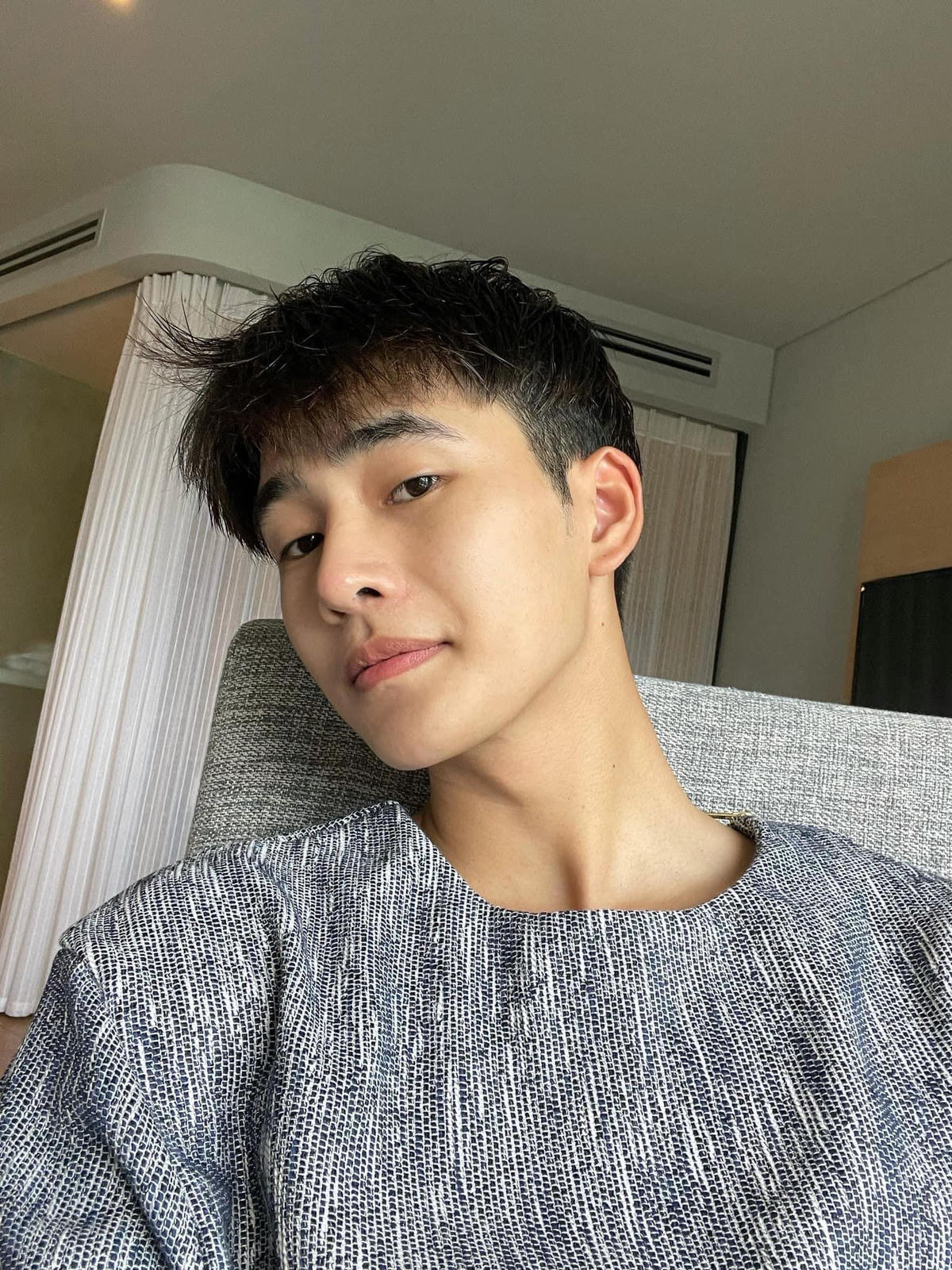 Nhâm Phương Nam nhận được nhiều bình luận khen vẻ ngoài đẹp trai từ cộng đồng mạng.