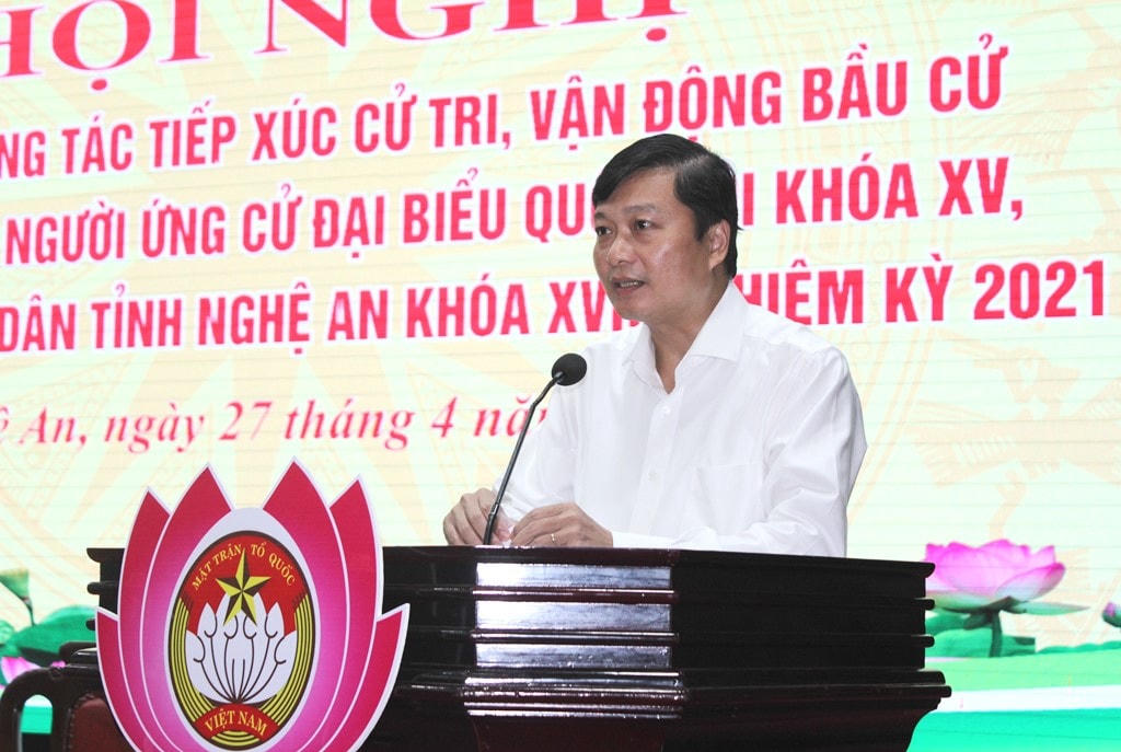 Ông Lê Hồng Vinh - Phó Chủ tịch UBND tỉnh Nghệ An phát biểu tại Hội nghị.