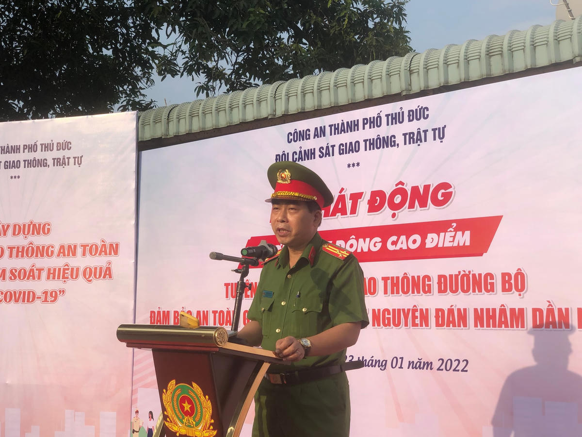 Công an TP HCM triển khai lực lượng cao điểm đảm bảo an toàn giao thông và trật tự xã hội trong dịp Tết nguyên đán (Ảnh: Hồng Phúc).