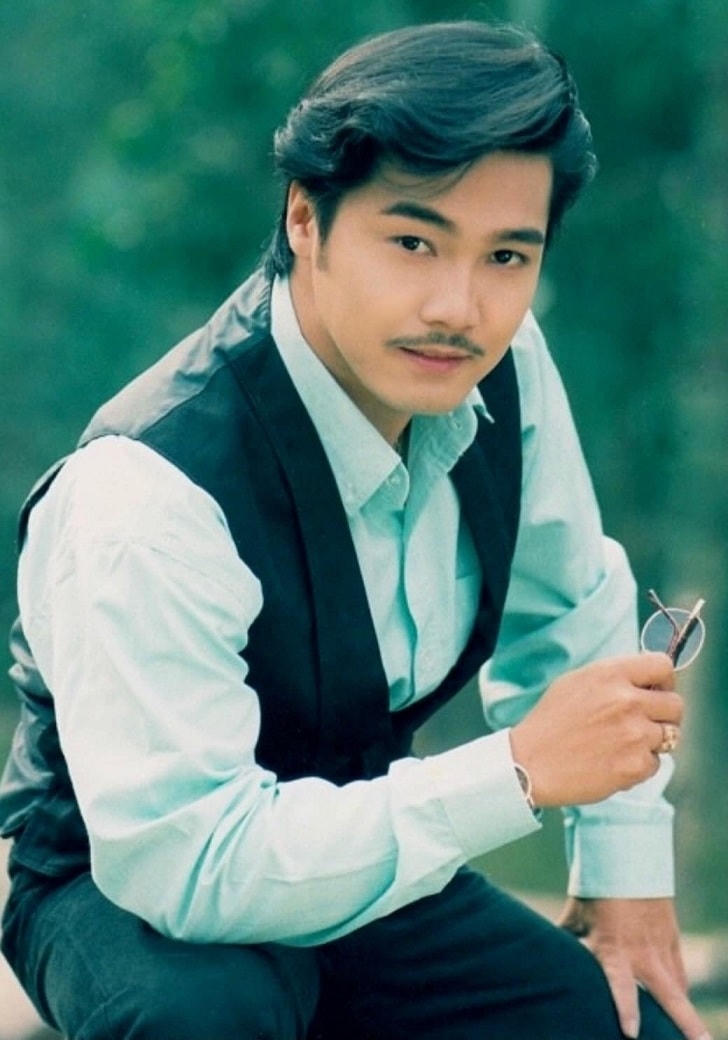 Lý Hùng bắt đầu tham gia đóng phim từ năm 1982.