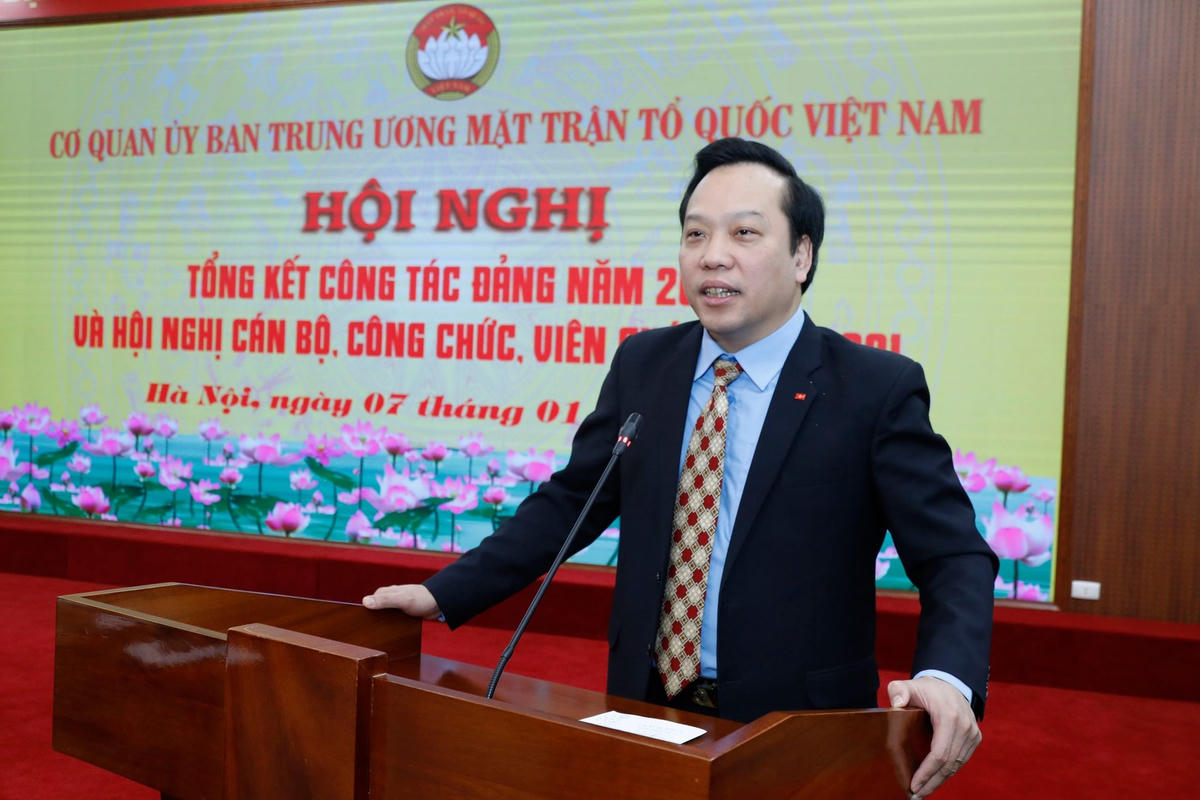 Ông Đỗ Việt Hà, Phó Bí thư Đảng ủy Khối các cơ quan Trung ương phát biểu tại Hội nghị.  