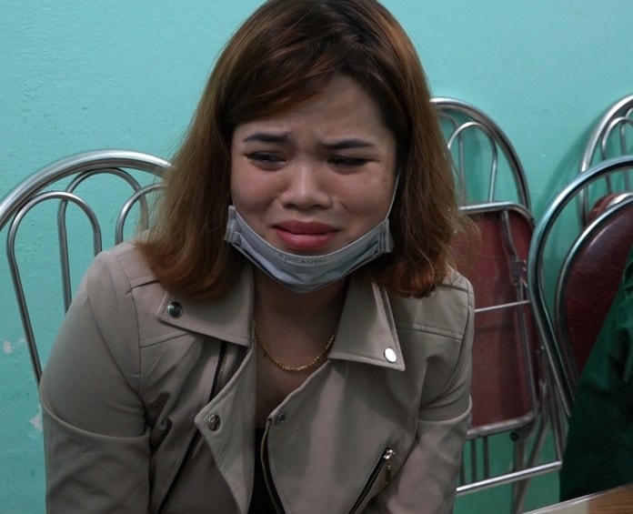 Đối tượng Phạm Thị Hương bị bắt giữ khi có hành vi tàng trữ ma túy.