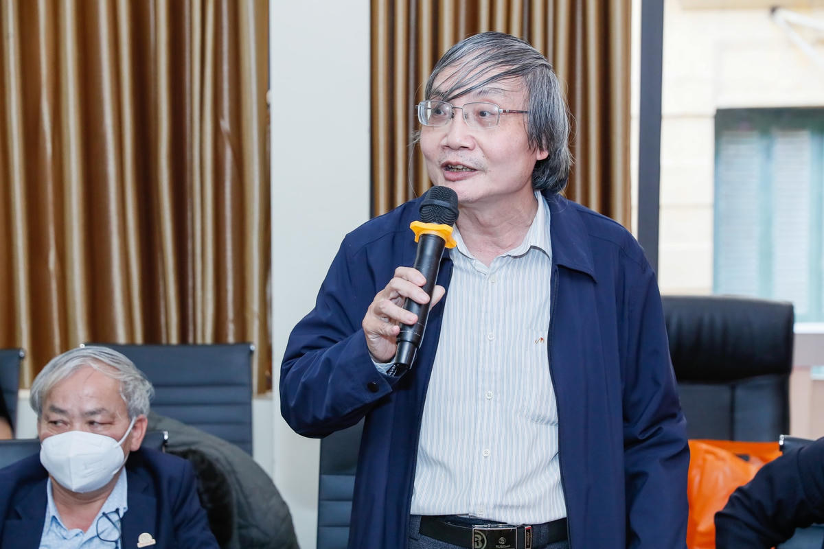 Nhà báo Nguyễn Quốc Khánh, nguyên Phó Tổng Biên tập Báo Đại Đoàn Kết phát biểu. Ảnh: Quang Vinh.