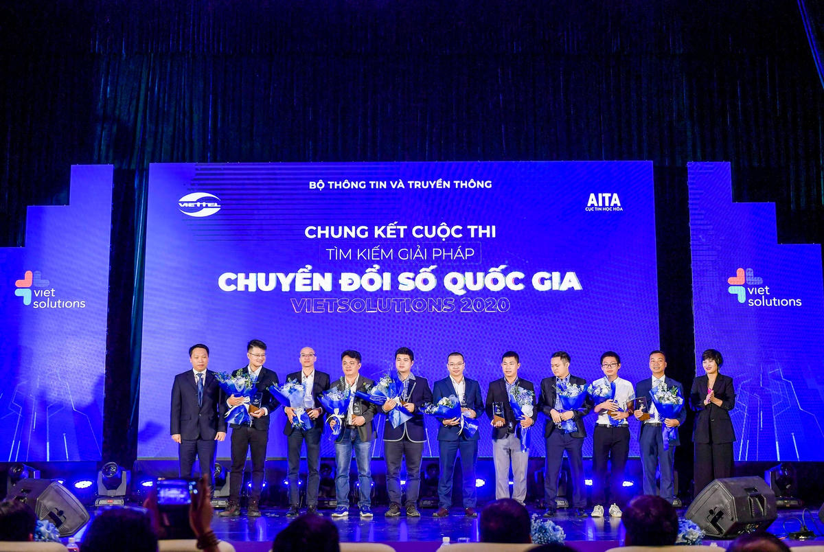 10 đội vào vòng chung kết cuộc thi.