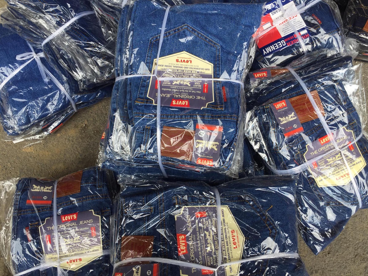 Quần Jean có dấu hiệu xâm phạm sở hữu nhãn hiệu Levi’s được bảo hộ tại Việt Nam.
