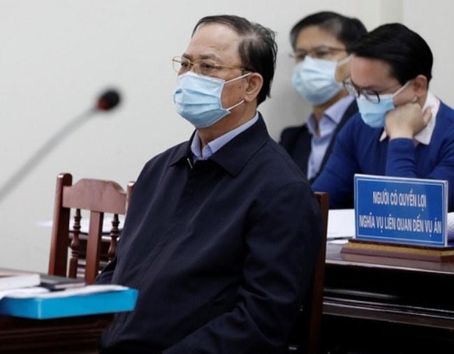 Bị cáo Nguyễn Văn Hiến tại tòa.