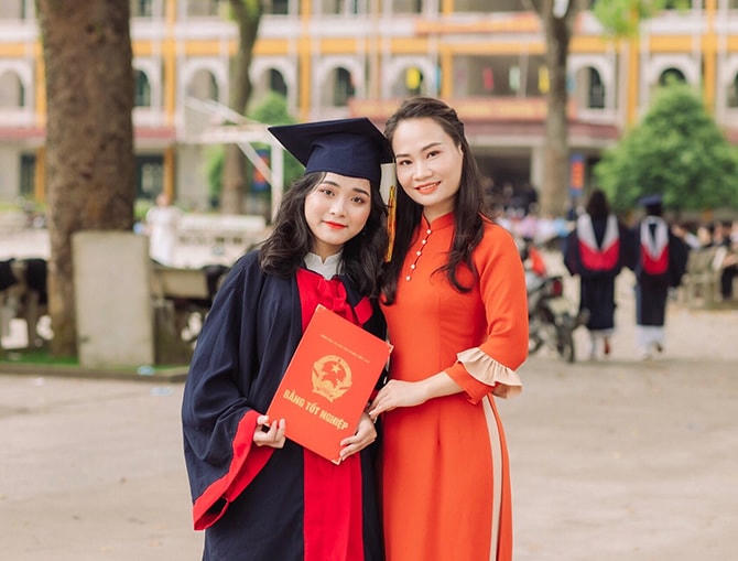 Cô Kim Ngân có hơn 10 năm giảng dạy tại Trường THPT Ngô Gia Tự.