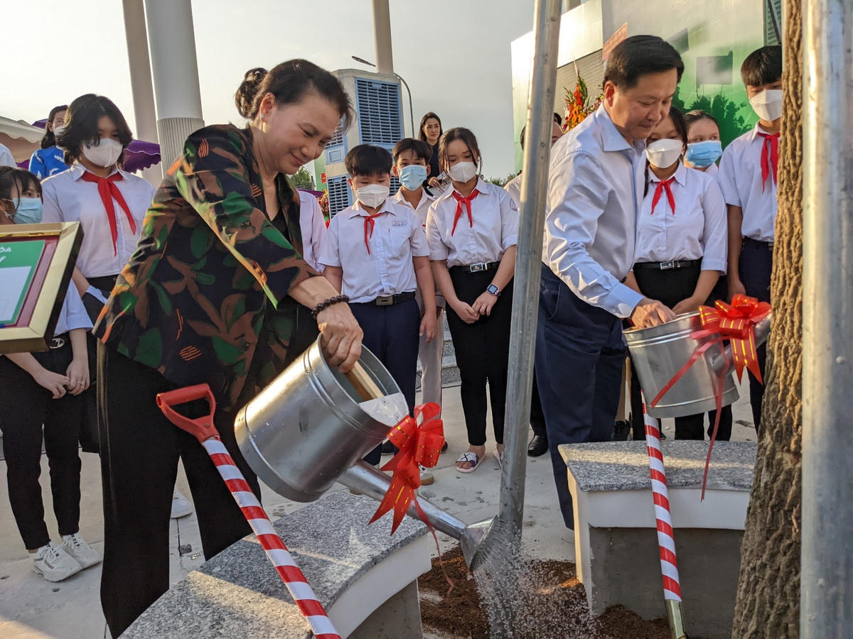 Bà Nguyễn Thị Kim Ngân và ông Lê Minh Khái tại buổi lễ