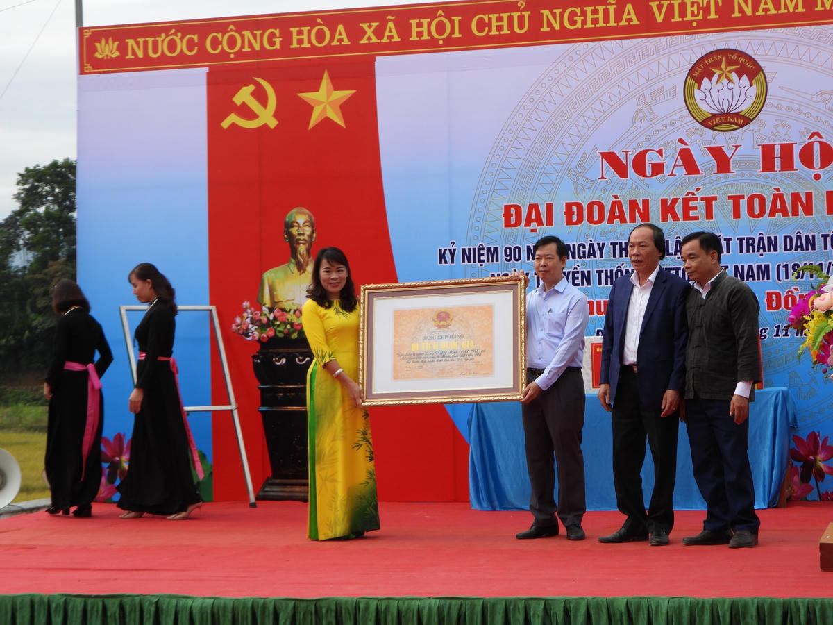 Trao Bằng công nhận Di tích lịch sử cấp Quốc gia đối với Di tích Cơ quan Tổng bộ Việt Minh và Nơi ở, làm việc của đồng chí Hoàng Quốc Việt.