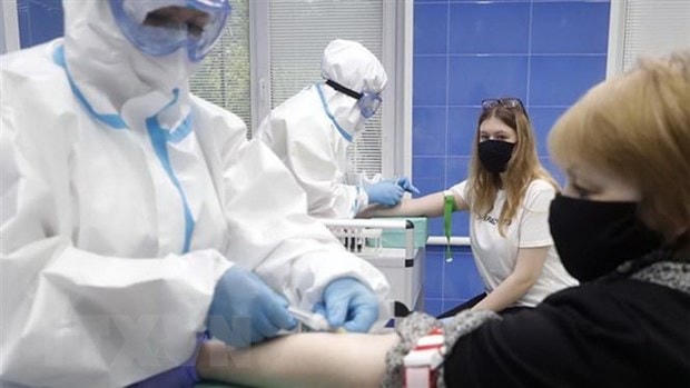 Tiêm phòng vaccine ngừa bệnh Covid-19. (Ảnh: Moskva News Agency/TTXVN).