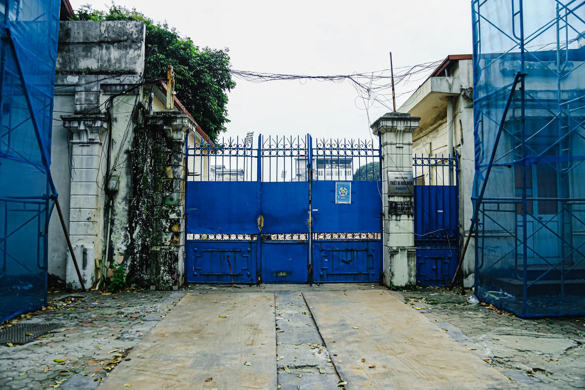 Điều này khiến nhiều người không khỏi tiếc nuối, bởi công trình có tuổi đời lên tới cả trăm năm, gắn liền với ký ức của nhiều thế hệ.