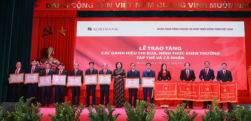 Agribank năm 2021 - Thi đua là động lực để luôn về đích thành công