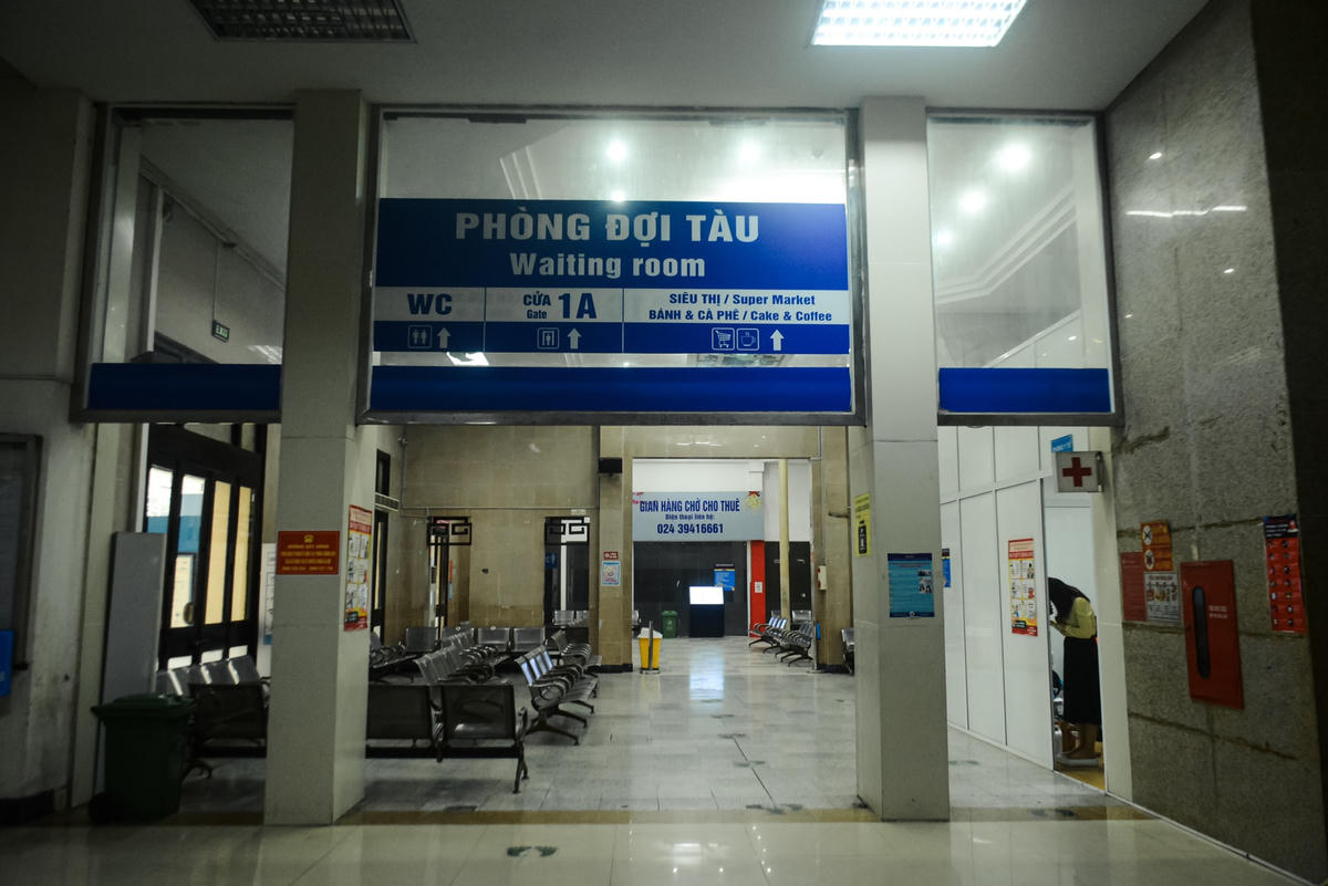 Theo đó, lịch chạy tàu Tết Nhâm Dần 2022 được tính từ ngày 20/1/2022 đến hết ngày 13/2 và chia làm 3 giai đoạn. Giai đoạn trước Tết từ ngày 20 đến ngày 29/1 (18 đến 27 tháng chạp năm Tân Sửu). Giai đoạn trong Tết, từ 30/1 đến ngày 3/2 (28 tháng chạp năm Tân Sửu đến mùng 3 tháng giêng năm Nhâm Dần). Giai đoạn sau Tết từ ngày 4 đến 13/2 (mùng 4 tháng giêng đến ngày 13 tháng giêng năm Nhâm Dần).
