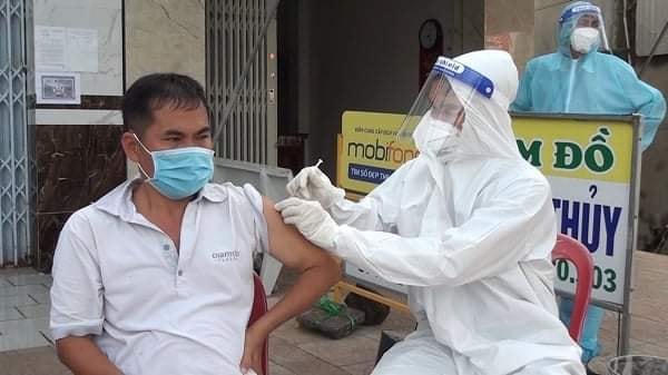 An Giang huy động nhiều nguồn nhân lực lớn để triển khai tiêm vaccine phòng Covid-19 cho người dân.