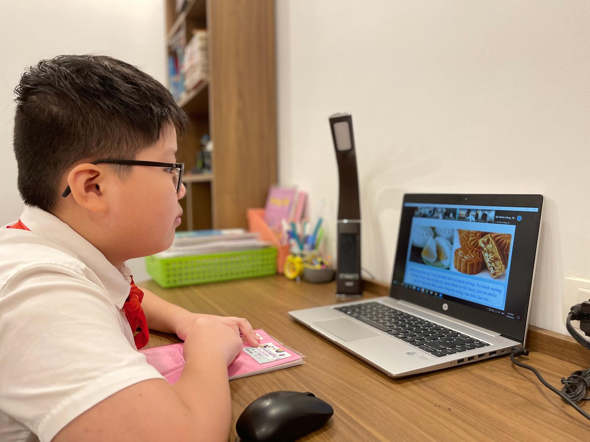 Nhiều người mong muốn sớm có một hệ thống giáo dục trực tuyến toàn ngành.