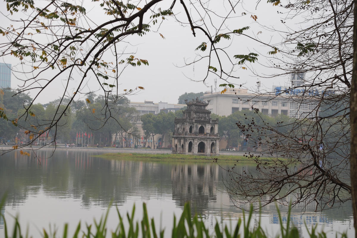 Tháp rùa trong sáng sớm ngày đầu năm mới.