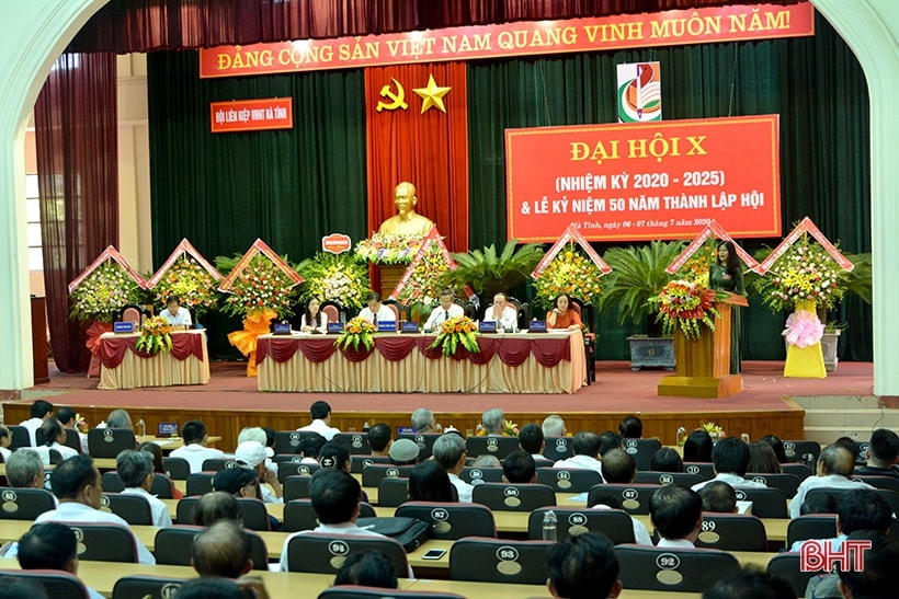 Hội Liên hiệp Văn học Nghệ thuật Hà Tĩnh khai mạc Đại hội X, nhiệm kỳ 2020 - 2025. Ảnh: Báo Hà Tĩnh.