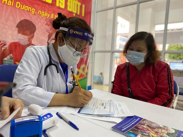 Việt Nam chưa ghi nhận hiện tượng đông máu sau tiêm vaccine của AstraZeneca