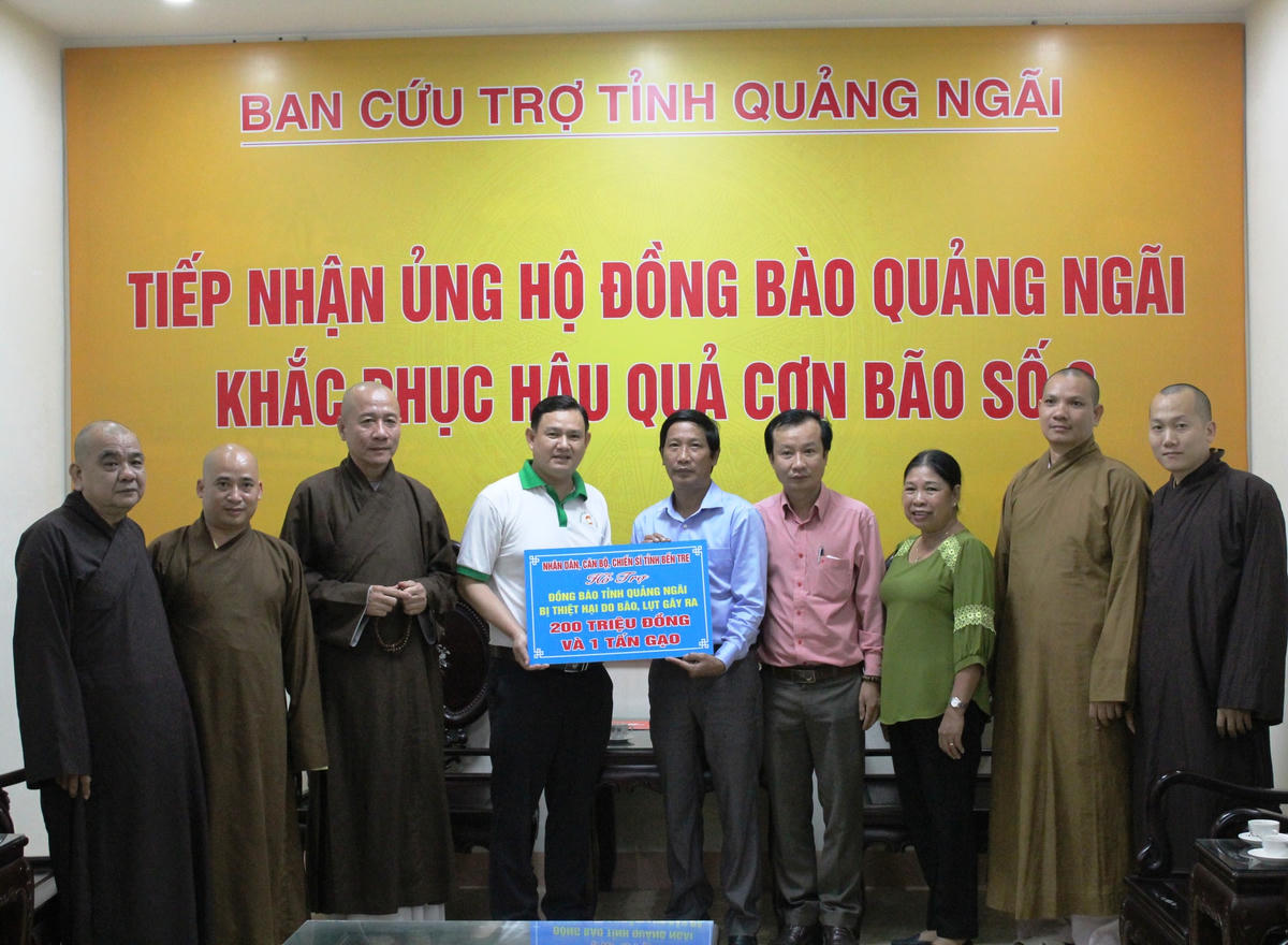  Ủy ban MTTQ Việt Nam tỉnh tiếp nhận hỗ trợ từ các cơ quan, đơn vị.