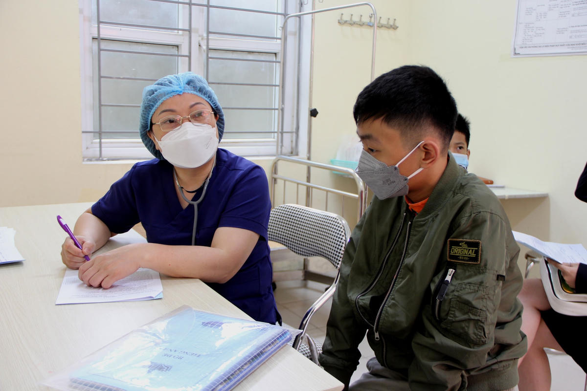 Ghi nhận các điểm trẻ đi tiêm vaccine tại Hà Nội:  Phụ huynh cần lưu ý điều gì?