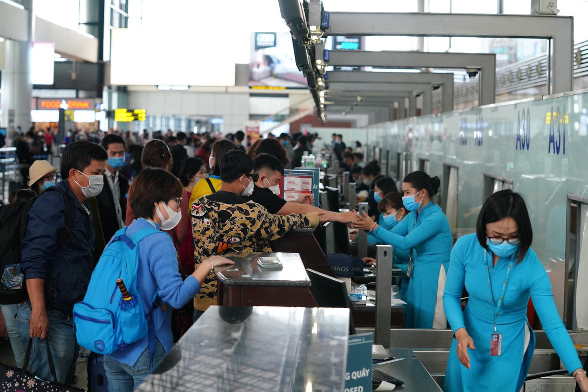 Hàng không có đủ nguồn lực để khai thác các đường bay nội địa phục vụ nhu cầu đi lại của người dân.