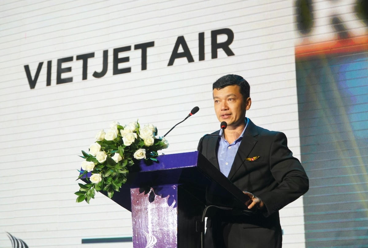 , Ông Lưu Đức Khánh, Giám đốc điều hành Vietjet phát biểu về giải thưởng.