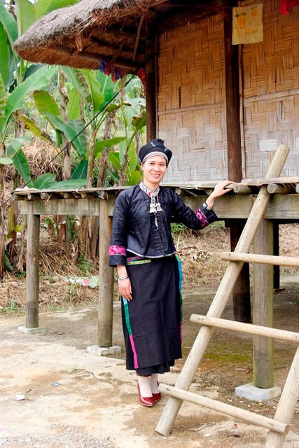 Phụ nữ Nùng Dín ở Hà Giang trong trang phục truyền thống.
