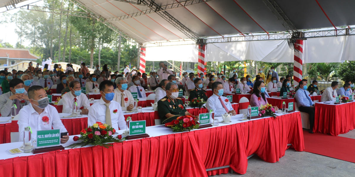 Đại biểu dự lễ kỷ niệm.