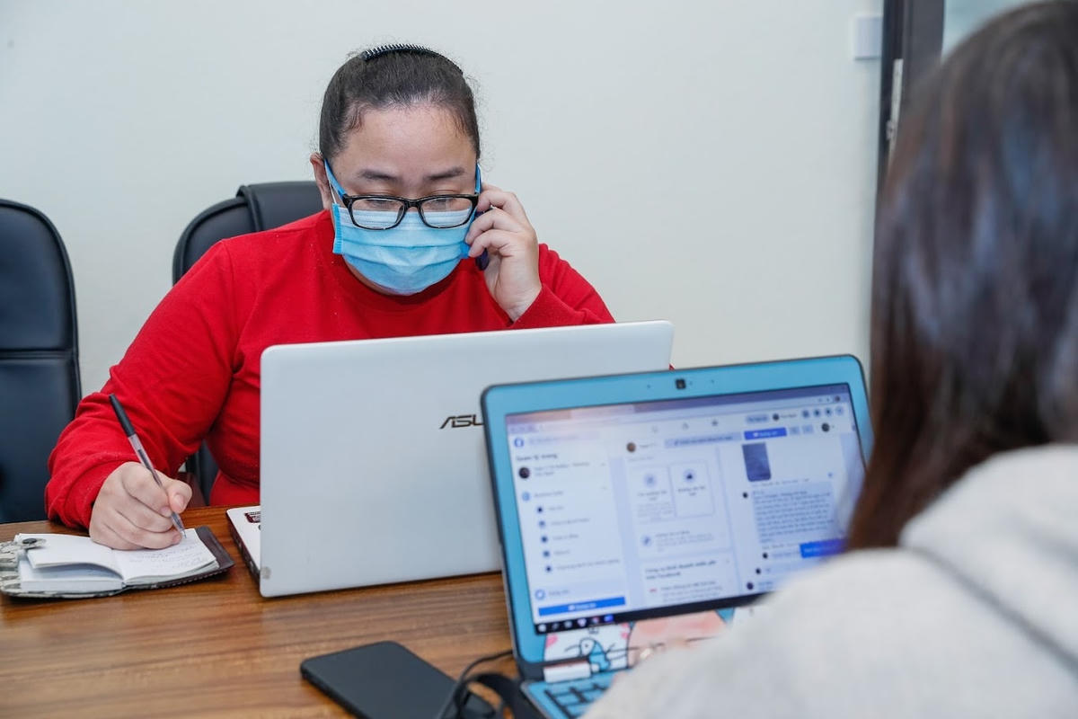 Các nhân viên Y tế online phường Trúc Bạch (quận Ba Đình – Hà Nội). Ảnh: Quang Vinh