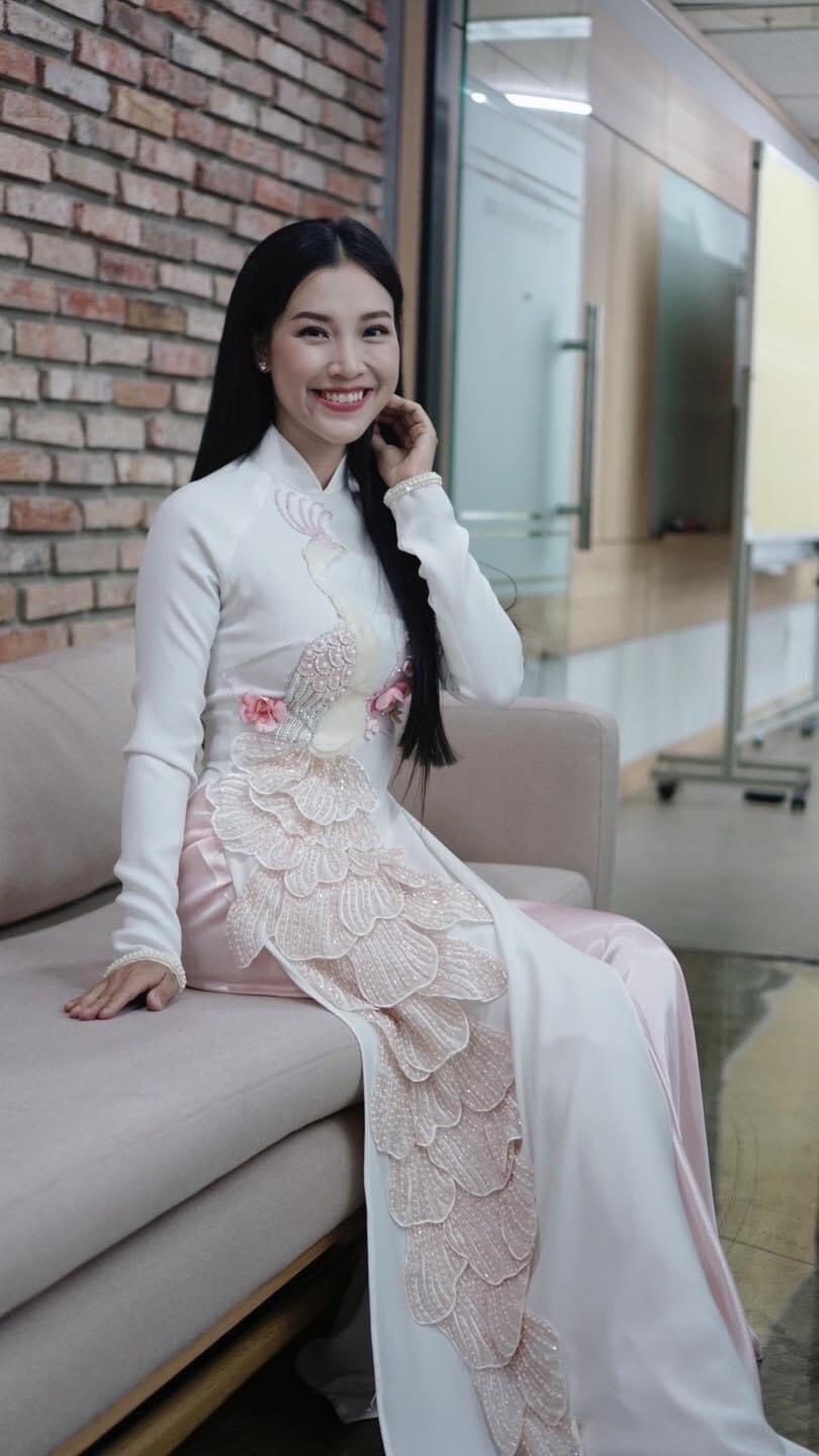 Trước khi quyết định ly hồn với Jack Cole, không ít lần Hoàng Oanh rơi vào trạng thái vỡ mộng vì hôn nhân.