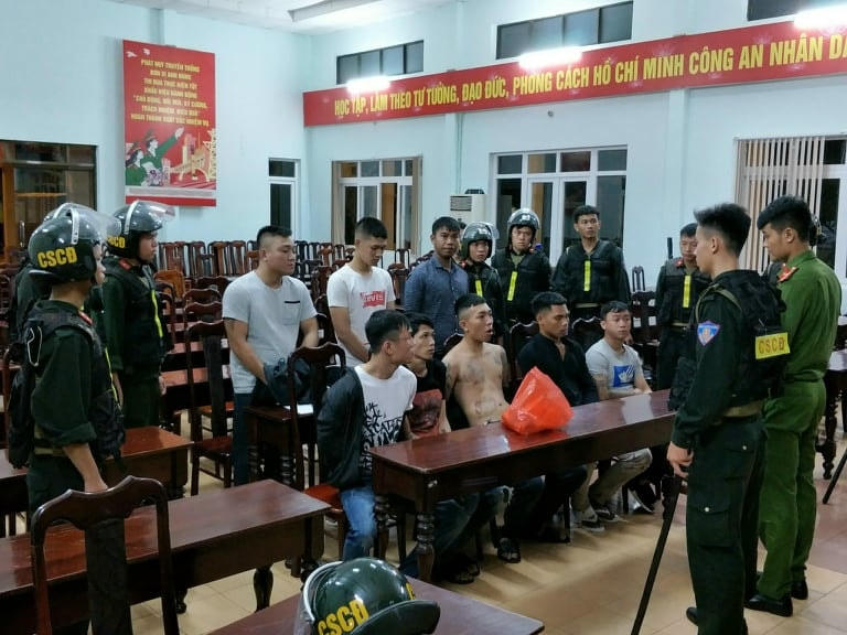 Các đối tượng tại cơ quan Công an.
