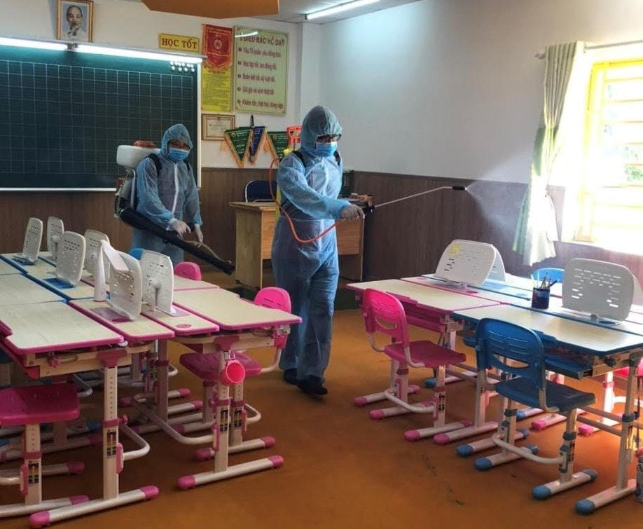Trường học ở TP HCM trang bị phòng khử khuẩn đón học sinh trở lại