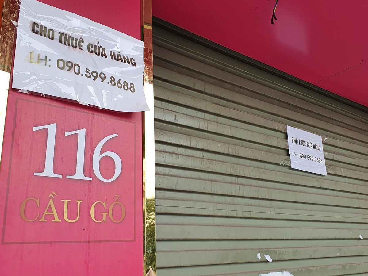 Một phần cũng vì giá thuê cửa hàng tại đây khá đắt đỏ...
